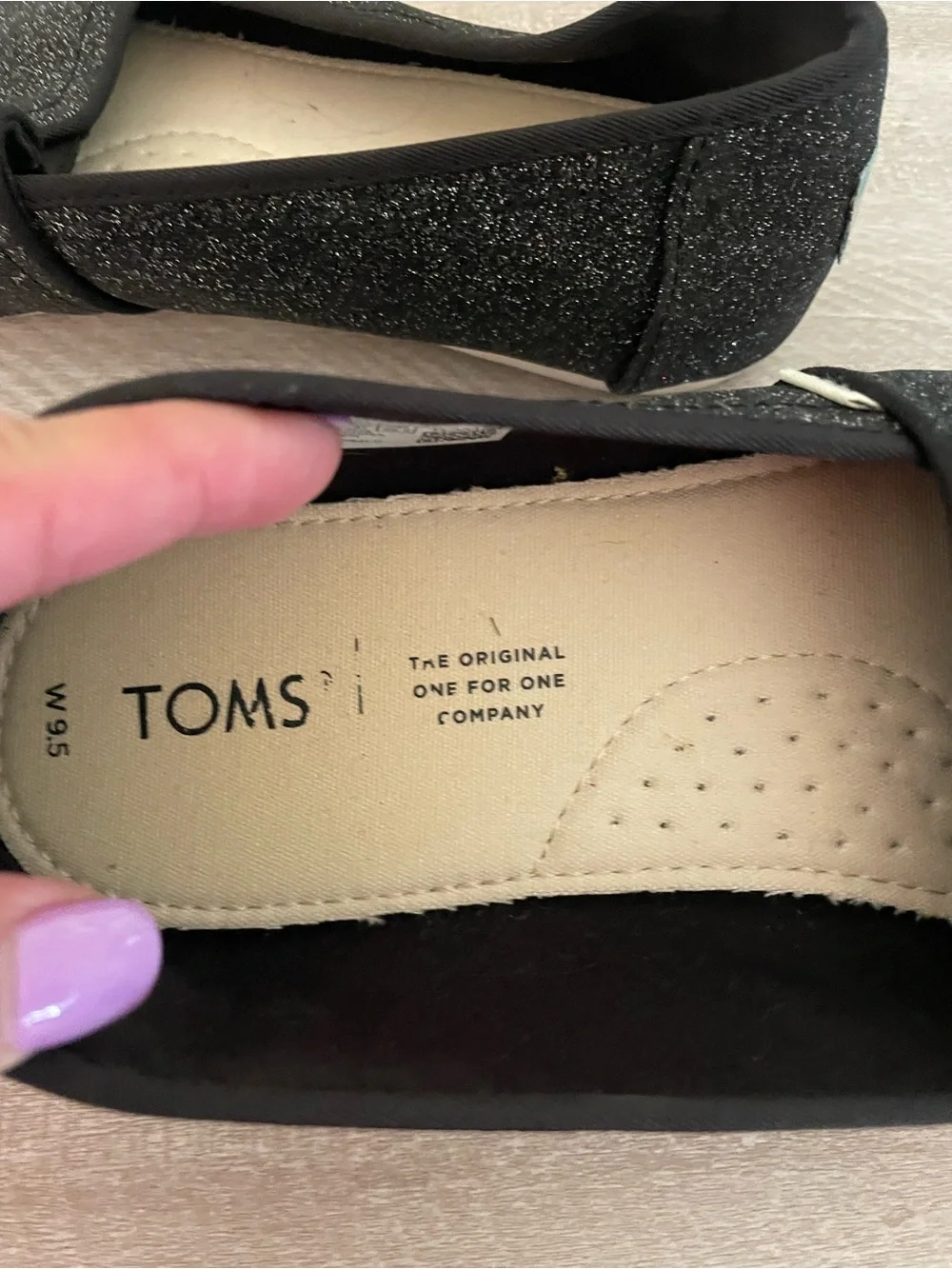 TOMS Classic black Sparkle SLIP-ON Flats 9.5w Comfort shoe Premium Style glitter